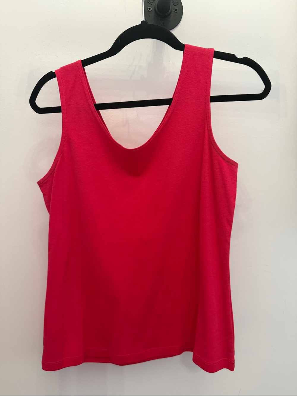 Women’s Sleeveless Scoop Neck Tank Top - Hot Pink